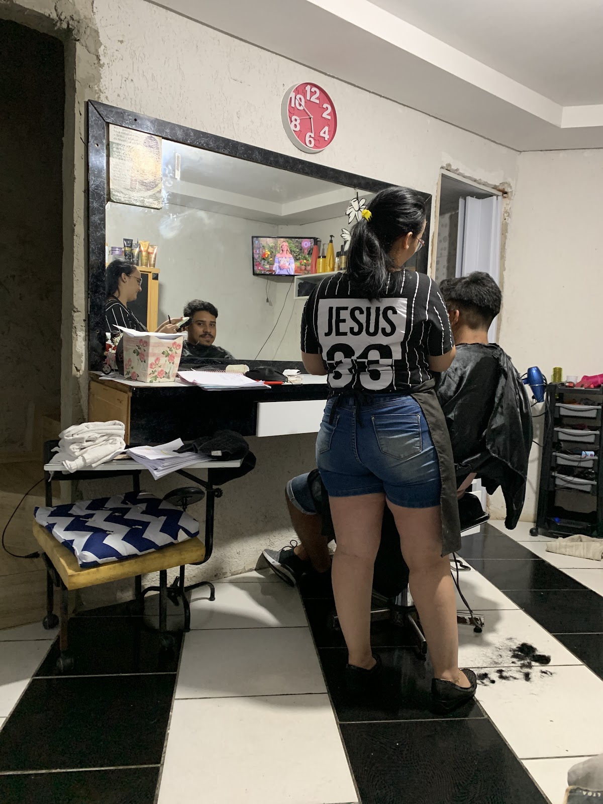 Atendimento em andamento dentro do Studio Vitória MWE